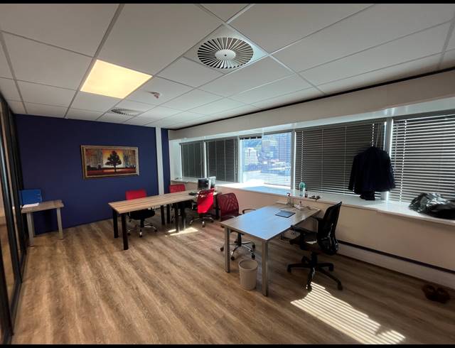 166M² OFFICE TO LET IN FORESHORE